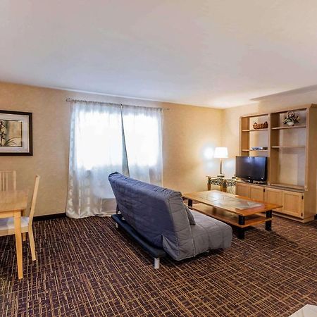Quality Inn Арлингтон Экстерьер фото