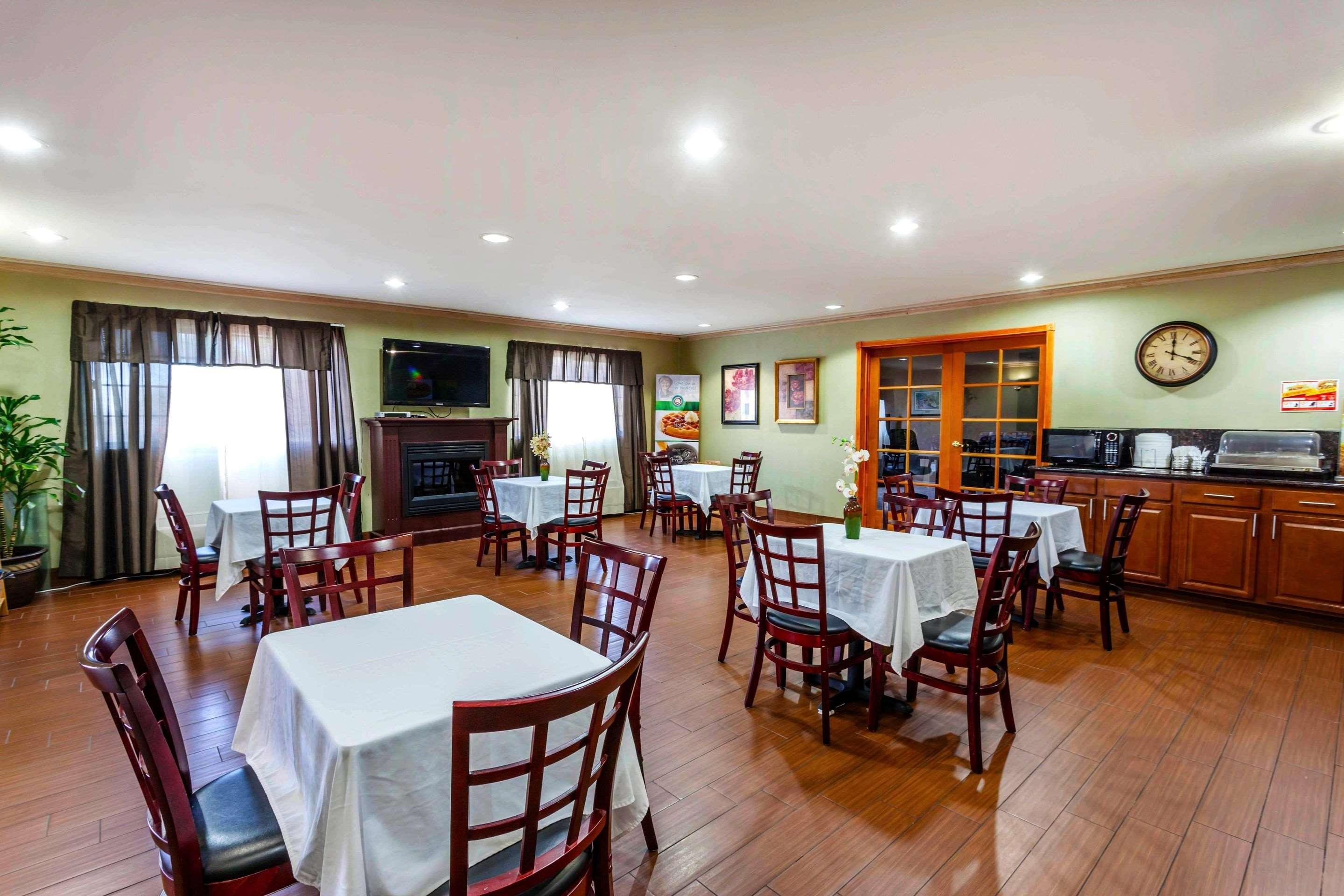 Quality Inn Арлингтон Экстерьер фото